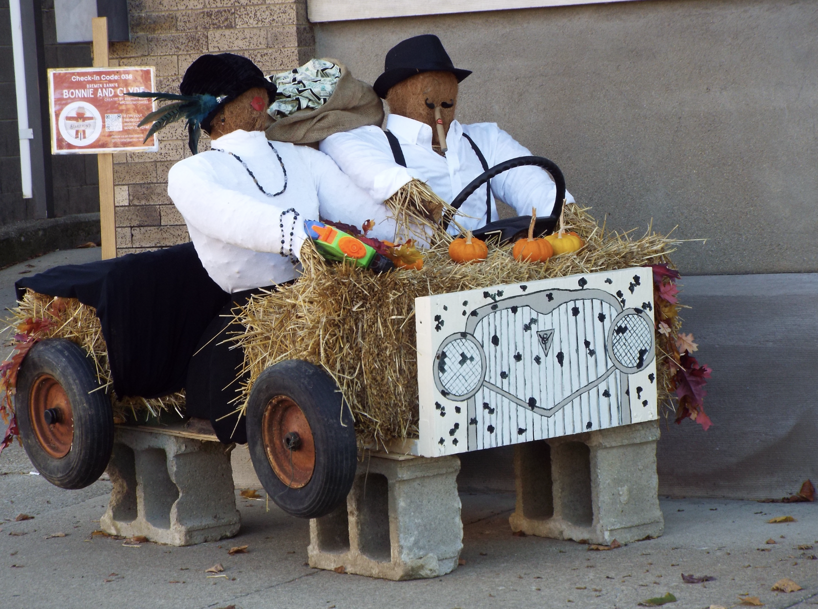 SCARECROW CONTEST Ad